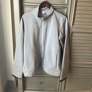 Like new gap water resistant zip up size large